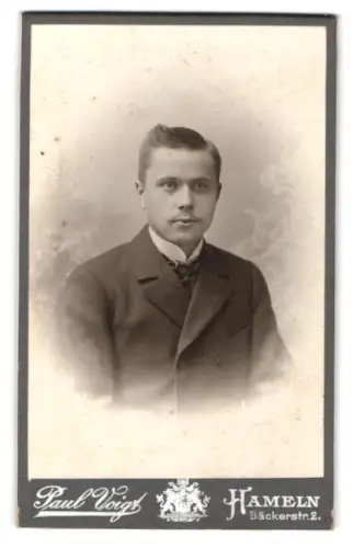 Fotografie Paul Voigt, Hameln, Bäckerstr. 2, Porträt eines jungen Mannes
