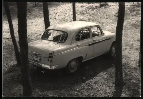 Fotografie Stavginsky, Rügen, Auto Moskwitsch, Limousine mit Kennzeichen ZA81-10