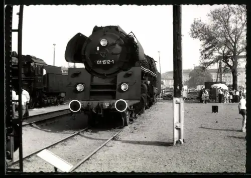 Fotografie VEB Dienstleistungsbetrieb, Brandenburg, Ansicht Leipzig, DDR Reichsbahn RAW Lok-Ausstellung, Lok 01 1512-1