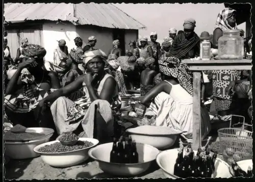 Fotografie Afrika, Afrikanische Frauen bieten ihre Waren auf einem Markt an