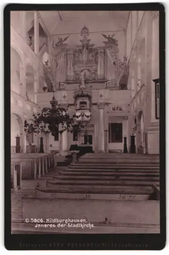 Fotografie Otto Pezoldt, Hildburghausen, Ansicht Hildburghausen, Inneres der Stadtkirche, Blick zur Orgel