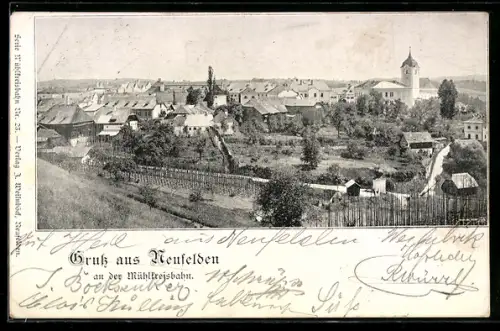 AK Neufelden an der Mühlkreisbahn, Totalansicht mit Strasse von einer Anhöhe aus