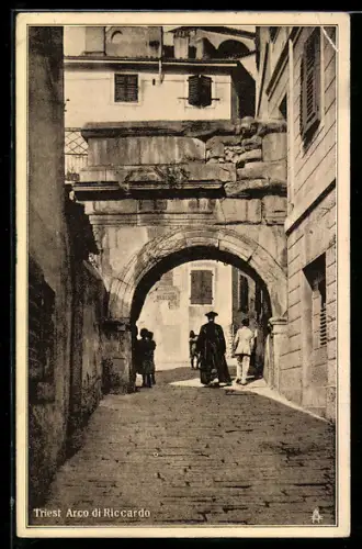 AK Triest, Arco di Riccardo, Strassenpartie