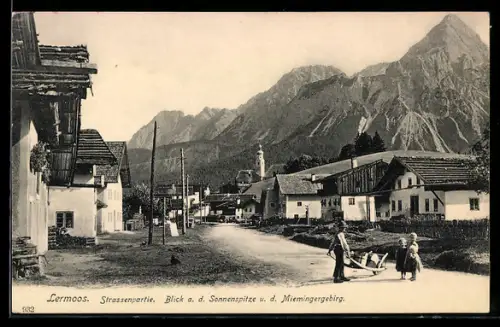 AK Leermoos, Strassenpartie, Blick a. d. Sonnenspitze & d. Miemingergebirge