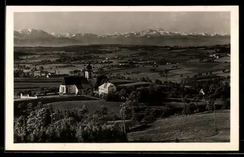 AK Wolfsegg /O.D., Panorama mit Kirche und Alpen