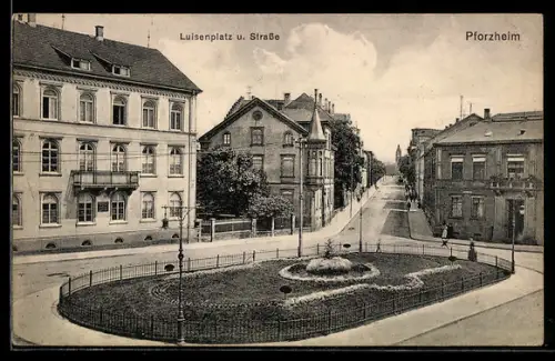 AK Pforzheim, Strassenpartie am Luisenplatz mit Grünanlage