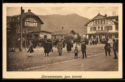 AK Oberammergau, Bahnhof und Bahnhof-Hotel u. Restaurant