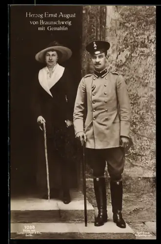 AK Herzog Ernst August von Braunschweig in Uniform mit Gemahlin