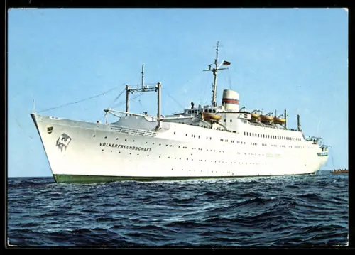 AK FDGB-Passagierschifff M.S. Völkerfreundschaft auf See
