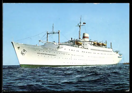 AK FDGB-Passagierschifff M.S. Völkerfreundschaft auf See