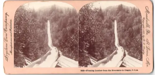 Stereo-Fotografie Keystone View Company, St. Louis, Ansicht Oregon, Fluming lumber from the Mountains