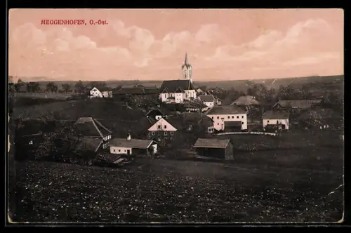 AK Meggenhofen /Ob. Öst., Panorama mit Kirche