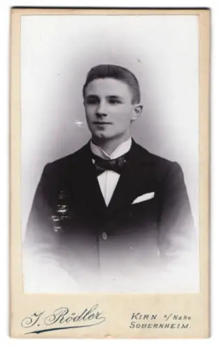 Fotografie J. Rödler, Kirn an der Nahe, Sobernheim, Porträt eines jungen Mannes
