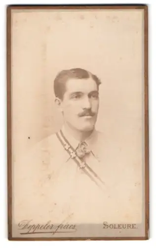 Fotografie Deppeler frères, Solothurn, Amthausplatz, Turner im Porträt