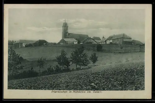AK Pfarrkirchen in Mühlkreis, Ortspanorama mit Kirche