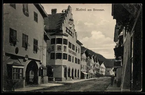 AK Matrei am Brenner, Strasse mit Rathaus