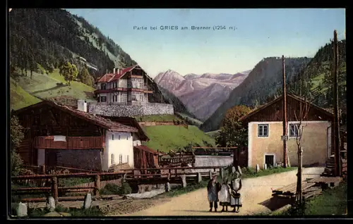 AK Gries am Brenner, Partie mit Häusern, Dorfstrasse und Bergpanorama