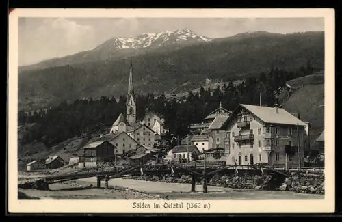 AK Sölden im Oetztal, Dorfansicht mit Kirche und Brücke