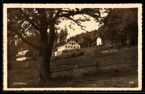 AK Schwarzenberg am Böhmerwald, Holzschlag, Ortspartie mit Häusern und Feld