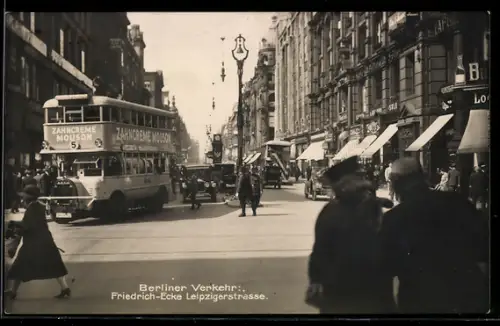 AK Berlin, Verkehr an der Friedrich-Ecke Leipzigerstrasse, Doppeldeckerbus, Strassenszene