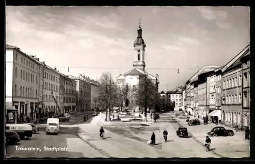 AK Traunstein, Stadtplatz mit Kirche
