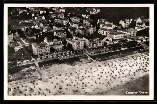 AK Bansin, Strand, Strandkörbe, Promenade u. Ort vom Flugzeug aus