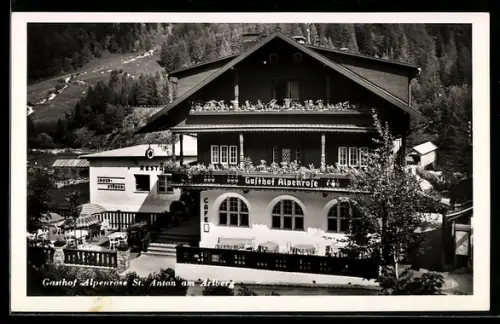 AK St. Anton am Arlberg, Gasthof Alpenrose mit Terrasse aus der Vogelschau