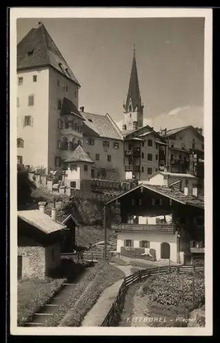AK Kitzbühel, Pfleghof, Ortsansicht mit Kirche und Häusern