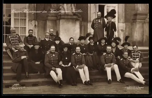 AK Kaiser Wilhelm II. im Kreise seiner Familie