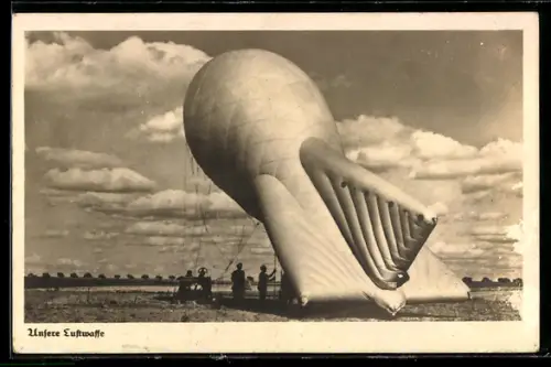 AK Unsere Luftwaffe, Fesselballon wird zum Start bereit gemacht