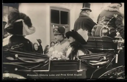 AK Prinzessin Viktoria Luise und Prinz Ernst August in einer Kutsche