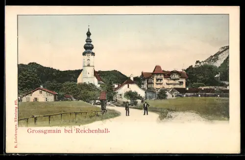 AK Grossgmain bei Reichenhall, Strassenpartie mit Kirche