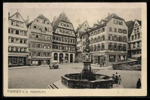 AK Tübingen a. N., Marktplatz, Brunnen, historische Fachwerkhäuser