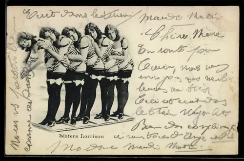 AK Sisters Lorrison in Kostümen
