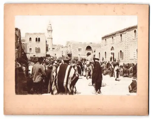 Fotografie unbekannter Fotograf, Ansicht Bethlehem, Szene auf dem Marktplatz um 1897