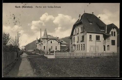 AK Gurk /Kärnten, Ortspartie mit Volks-Schule