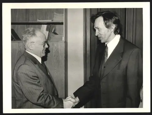 Fotografie Valentin Falin und Helmut Bausch (KPD) 1984, Grossformat 19 x 25cm