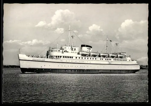 AK Fährschiff Deutschland in Fahrt vor der Küste