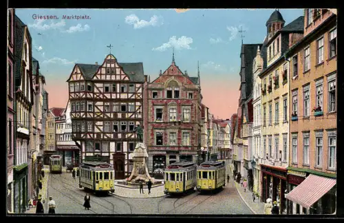 AK Giessen, Strassenbahnen auf dem Marktplatz