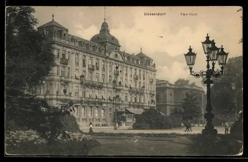 AK Düsseldorf, Totalansicht vom Park-Hotel