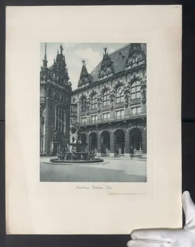 Fotografie Lichtdruck Commeter`sche Kunsthandlung, Hamburg, Ansicht Hamburg, Rathaus-Hof, Grossformat 36 x 47cm