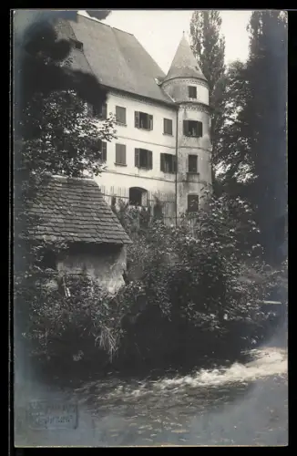 Foto-AK St. Peter am Hart, Schloss Hagenau mit Rundturm am Bach 1915