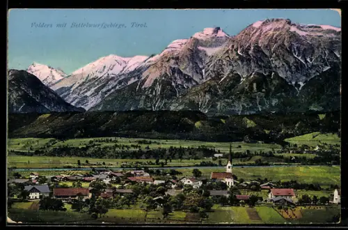 AK Volders /Tirol, Dorf mit Kirche und Bettelwurfgebirge