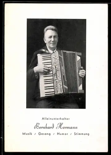 AK Musiker Bernhard Hormann mit Akkordeon