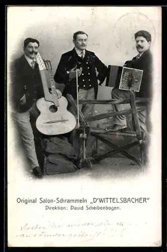AK Musiker D`Wittelsbacher unter der Direktion von David Scheibengogen mit Mehrhalsgitarre