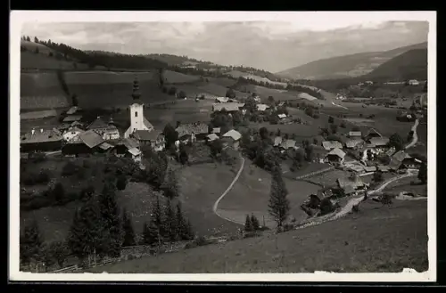 AK Albeck /Kärnten, Sirnitz, Gesamtansicht mit Kirche und Gehöften