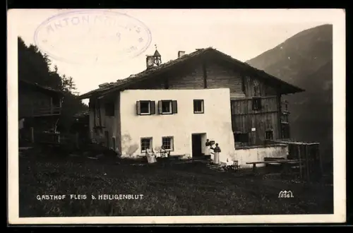 AK Heiligenblut /Kärnten, Gasthof Fleiss, mit Personen