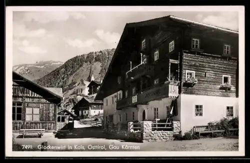 AK Kals /Osttirol, Gasthaus Glockenwirt m. Kirche, Ortspartie