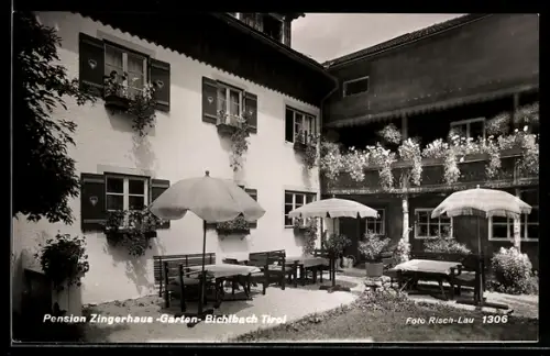 AK Bichlbach /Tirol, Pension Zingerhaus, Garten mit Tischen und Sonnenschirmen