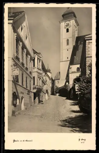 AK Grein an der Donau, Marktstrasse mit Gasthof zur Alten Linde, Gasthof schwarzes Rössel und Pfarrkirche